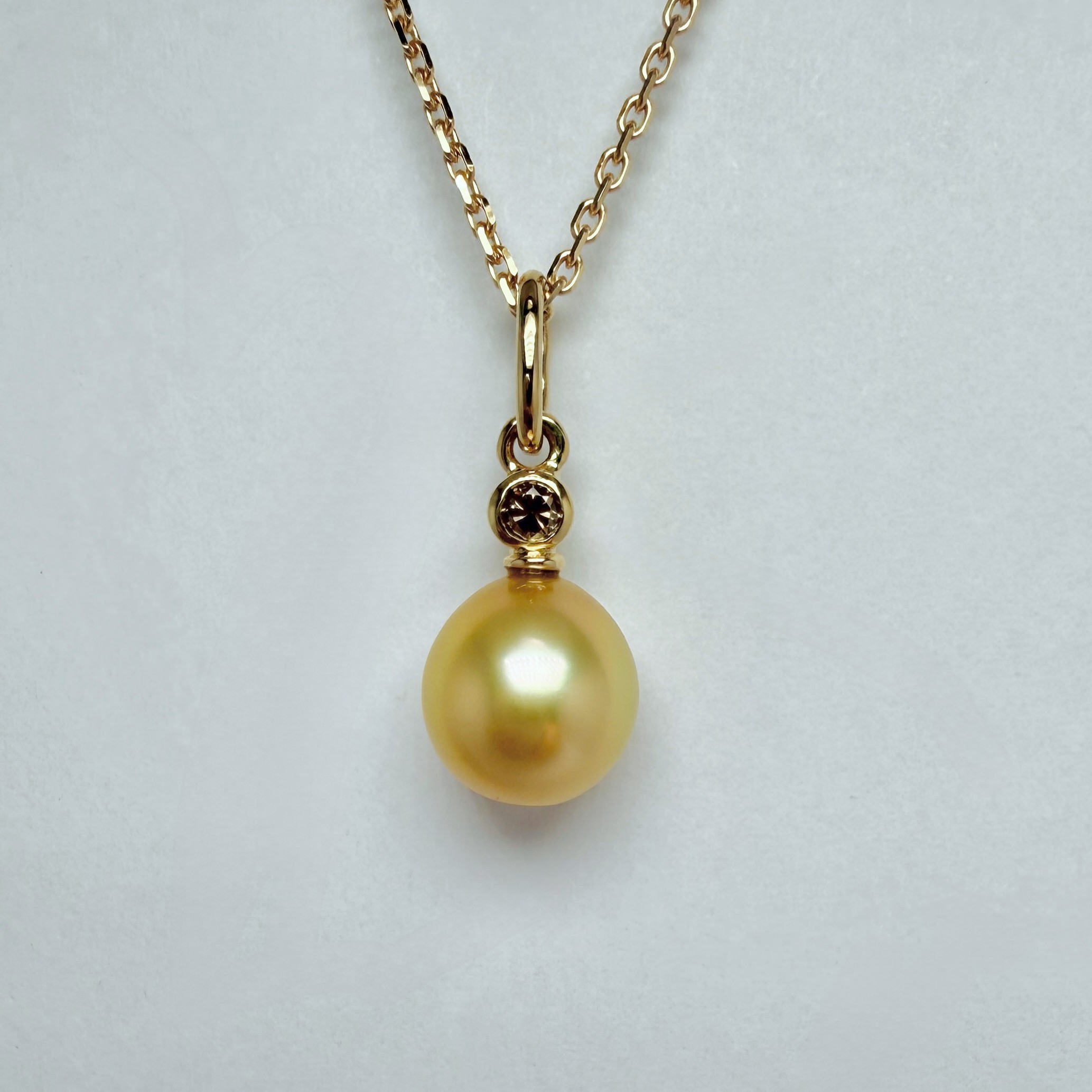 Collier Alysse Or Jaune Perle Gold Diamant Chocolat Atelier joaillerie Artisan Joaillier Angers